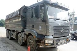 Bị xử phạt, tài xế xe tải đồng loạt gọi điện 'cầu cứu'