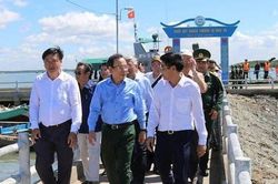 Thăm đảo Thạnh An, Bí thư TPHCM vạch định hướng phát triển huyện Cần Giờ