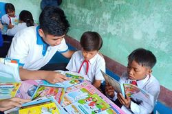 Tủ sách Đinh Hữu Dư: Đưa tri thức về vùng khó khăn ở Gia Lai
