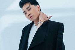 Chân gặp chấn thương phải dùng nạng, Karik liệu sẽ ổn nếu ghi hình Running Man Việt mùa 2?
