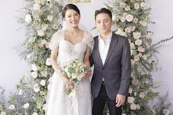 Vợ Phan Mạnh Quỳnh diện váy cưới vai trần, khoe 'vòng 1 căng tràn' khiến dân tình 'xỉu up xỉu down'