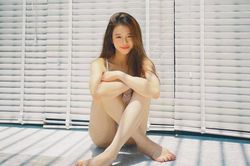 Linh Ka ngày càng chăm 'thả thính', nhưng trang phục gợi cảm 'mặc như không mặc' mới là điều gây chú ý