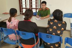 3 thai phụ vượt biên sang Trung Quốc bán con