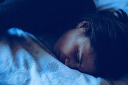 Bố mẹ thúc ép tôi đẻ tiếp để giữ chân chồng