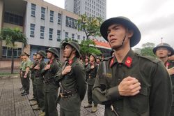 100 chiến sĩ nghĩa vụ Công an Thủ đô hát 'Đường lên phía trước' dâng Bác