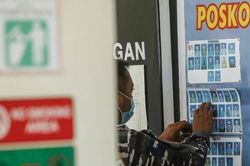 Tìm thấy mảnh vỡ tàu ngầm Indonesia, thân nhân thủy thủ đoàn vẫn nuôi hi vọng