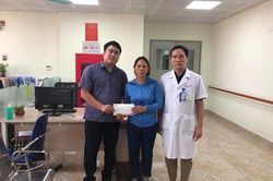 Trao gần 50 triệu đồng đến em Đỗ Văn Vĩnh bị tai nạn giao thông