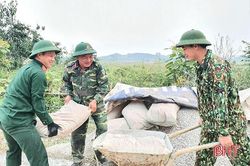 Gần 100 cán bộ, chiến sỹ giúp người dân miền núi Hà Tĩnh xây dựng nông thôn mới