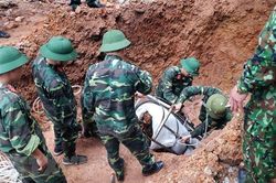 Vĩnh Phúc: Di dời thành công quả bom nặng 340kg ra khỏi khu dân cư