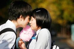 Mẹ rối bời khi biết con trai lớp 12 hẹn bạn gái vào nhà nghỉ