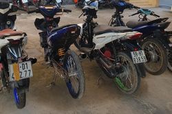 Cảnh sát vây bắt 27 'quái xế' trên quốc lộ 50 lúc 3h sáng