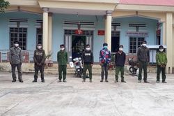 Vận chuyển lâm sản trái phép từ Campuchia về Việt Nam, 12 người bị cách ly