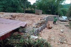 Thái Nguyên: Di dời khẩn cấp 13 hộ dân tại khu vực có nguy cơ cao xảy ra lũ