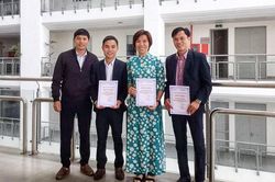 Thầy giáo trẻ học tập và làm theo lời Bác
