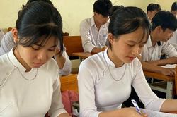Thầy giáo treo thưởng 30 triệu cho học sinh thủ khoa, á khoa tốt nghiệp THPT