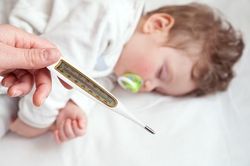 7 triệu chứng báo hiệu trẻ bị viêm màng não, cần biết ngay để cứu con kịp thời