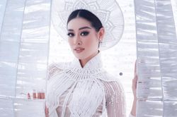 Khánh Vân trình diễn 'Kén Em' trước khi lên đường thi Miss Universe