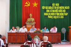 Tổ chức cho người ứng cử gặp gỡ, tiếp xúc cử tri, vận động bầu cử