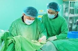 Đặt thành công máy tạo nhịp tim cho cụ ông 100 tuổi mắc nhiều bệnh