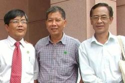 Giã biệt 'Cọp' Nguyễn Huy Thiệp và 'Rồng' Hoàng Nhuận Cầm: 'Cái hạc bay lên vút tận trời'