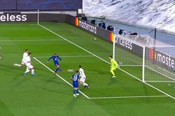Timo Werner bị cười nhạo vì pha bỏ lỡ khó tin
