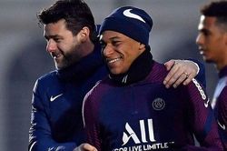 Mbappe hỏi Pochettino về Premier League và luyện tiếng Anh mọi lúc