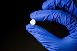 Pfizer sắp ra thuốc uống trị COVID 'thay đổi cuộc chơi'