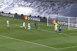 Werner dứt điểm từ gần 5m vẫn không thắng Courtois
