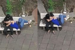 Nhức mắt khoảnh khắc cặp đôi sinh viên vô tư ôm hôn, nằm lên đùi nhau ở nơi công cộng