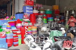Tiềm ẩn nguy cơ từ hàng gia dụng giá rẻ