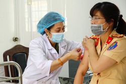 Ghi nhận ngày đầu triển khai tiêm vaccine COVID-19 cho chiến sỹ công an tuyến đầu