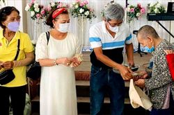 Tặng quà 202 bệnh nhân thận có hoàn cảnh khó khăn