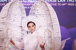 Hoa hậu Khánh Vân trình diễn trang phục dân tộc 'Kén Em'
