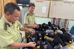 Lợi dụng dịch bệnh, làm giả 2.000 khẩu trang 'hàng hiệu'