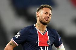 HLV Wenger chỉ trích cầu thủ PSG