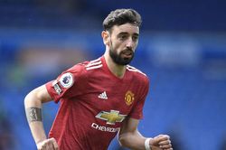 Tin bóng đá MU 29/4: Bruno Fernandes muốn dẫn dắt MU, Telles cảnh báo về sát thủ của Roma.