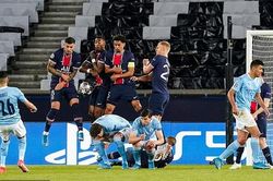 Arsene Wenger: 'PSG tâm lí yếu, kỷ luật kém, hung hăng một cách ngu ngốc'