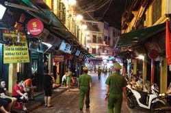 Xuất hiện một ca mắc COVID-19, Hà Nội lập tức dừng karaoke, vũ trường từ 0h ngày 30/4