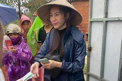 Ê-kíp Thủy Tiên bị 'tố' khất lần rồi im hẳn vụ chuyển nhầm 30 triệu đồng từ thiện