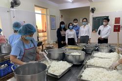 Bộ Giáo dục và Đào tạo kiểm tra mô hình điểm bữa ăn dinh dưỡng học đường tại TP.Vinh