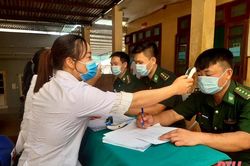Tiêm 109 mũi vắc - xin phòng dịch COVID-19 cho cán bộ, chiến sỹ Bộ đội Biên phòng tuyến biên giới Mường Lát
