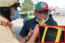 Uống 4 lon bia, tài xế ở TP.HCM ngỡ ngàng khi bị tước giấy phép lái xe 11 tháng