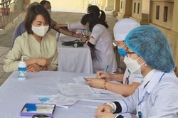 Bố mẹ và vợ con của nam thanh niên Hà Nam đều dương tính với SARS-CoV-2