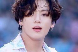 Jungkook là thành viên duy nhất BTS đạt thành tích khủng này