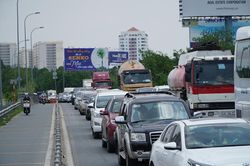 Phạt đơn vị quản lý đường cao tốc vì ùn tắc mà không xả trạm