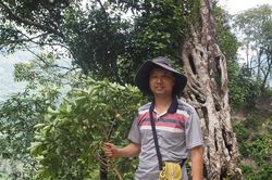 Nhà thực vật học kể chuyện đi 'săn' loài mới cho khoa học