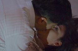 Lương Thu Trang ái ngại khi diễn cảnh hôn với Việt Anh