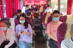 Người dân đi lại thuận lợi trước kỳ nghỉ lễ