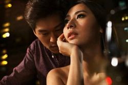 Chồng lén lút đi du lịch với bồ trẻ, vợ lên kế hoạch âm thầm xuất hiện giữa bữa tiệc lãng mạn của cặp đôi để vạch mặt