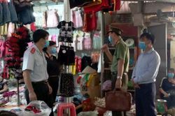 Không đeo khẩu trang nơi công cộng, 3 người ở Yên Bái mất gần chỉ vàng tiền phạt